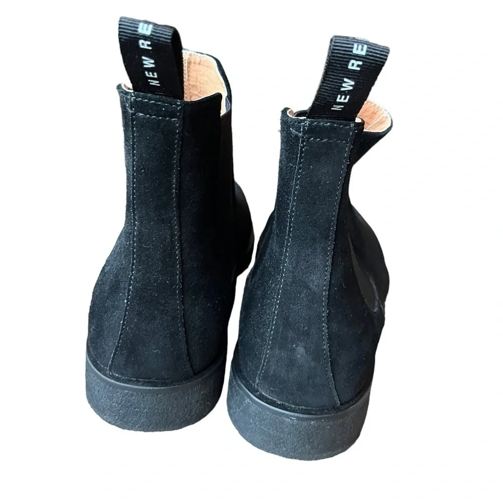 Republic Sonoma suede Chelsea boots in triple black size 8.